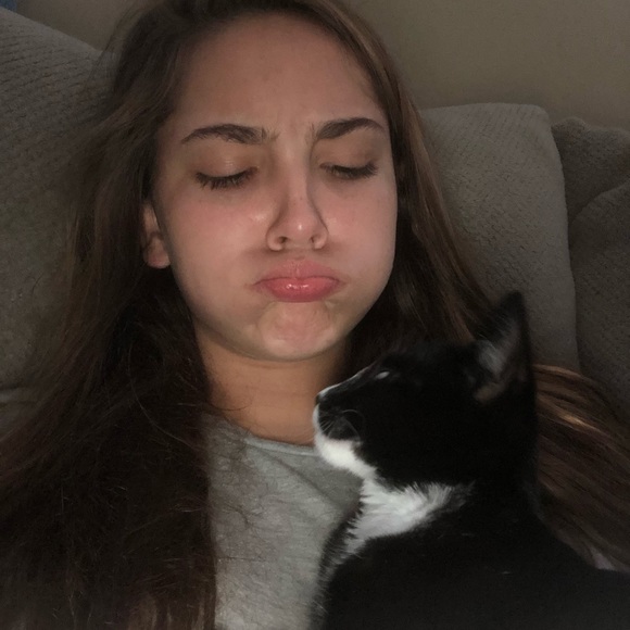 Meet your Posher, Roxy - Picture 7 of 15